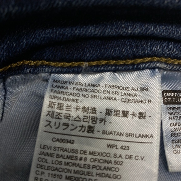 REDUCED! Levi Strauss & Co. 711 Skinny 31 EUC - Picture 8 of 8